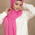Strawberry Crinkled Cotton Hijab Image