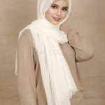 Coconut Crinkled Cotton Hijab Image