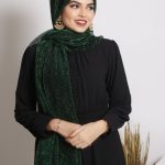 Emerald Metallic Pleated Hijab Image