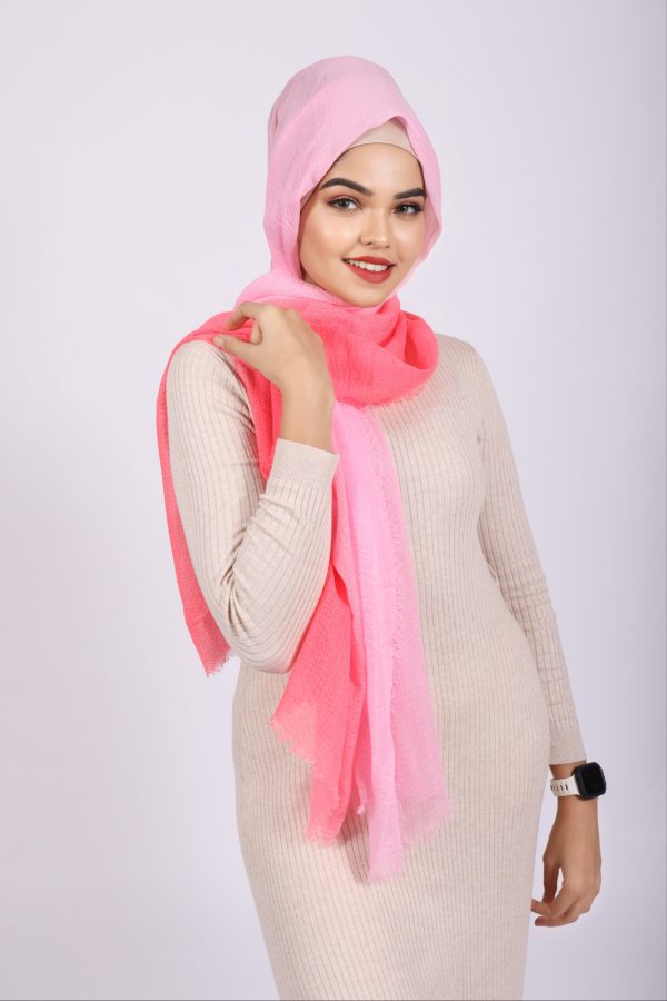 Strawberry Ombre Crinkled Cotton Hijab