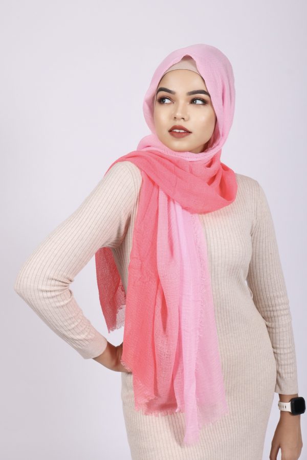 Strawberry Ombre Crinkled Cotton Hijab