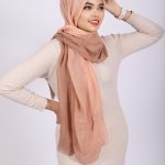 Tiramisu Ombre Crinkled Cotton Hijab Image