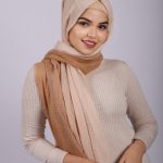 Croissant Ombre Crinkled Cotton Hijab Image