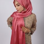 Clandestine Muna Satin Hijab Image