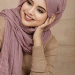 Berry Crinkled Cotton Hijab Image