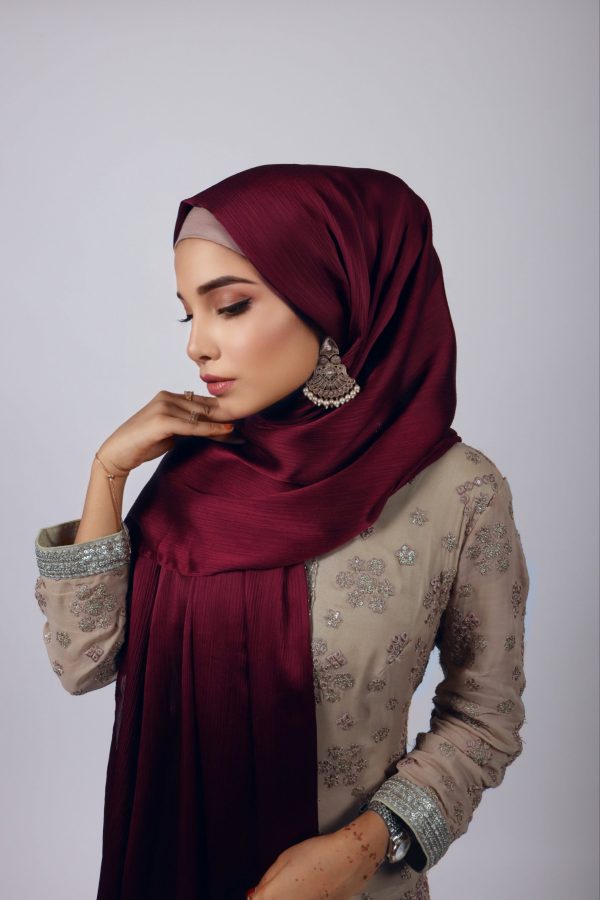 Wine Muna Satin Hijab