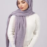 Blackcurrant Crinkled Cotton Hijab Image